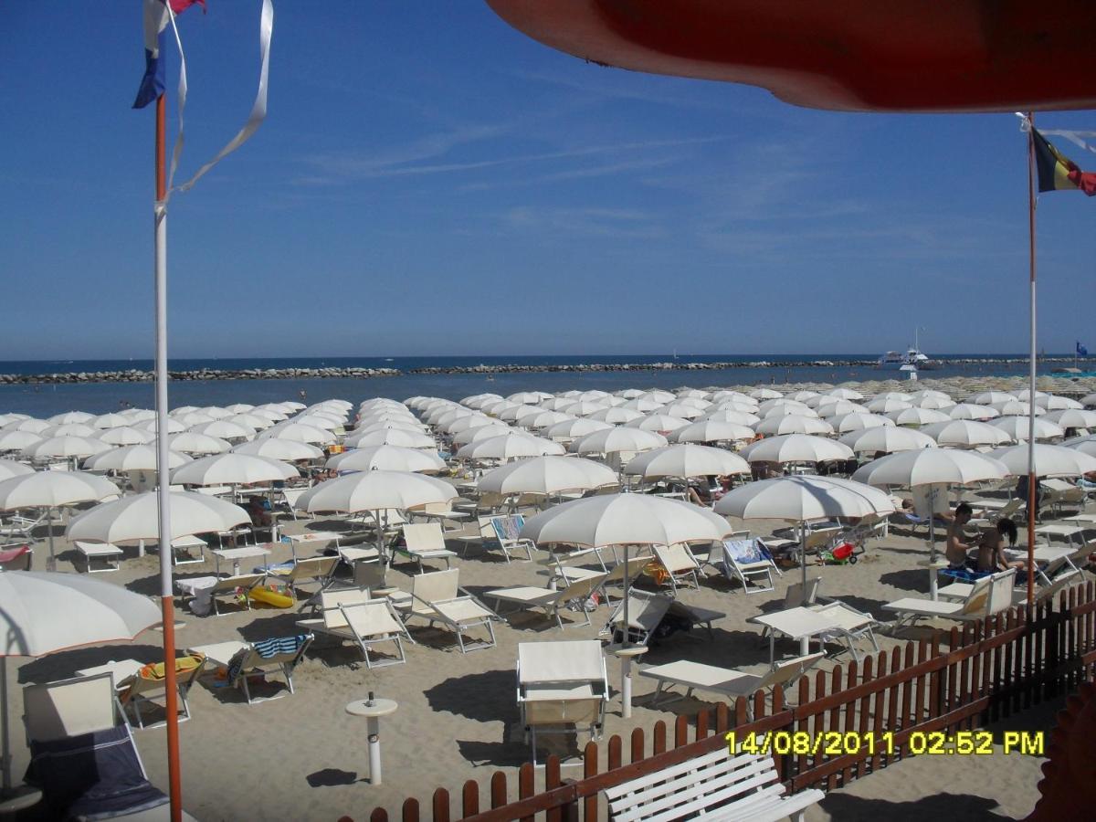 Hotel Buda Bellaria-Igea Marina Exterior foto