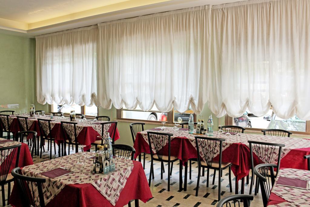 Hotel Buda Bellaria-Igea Marina Exterior foto