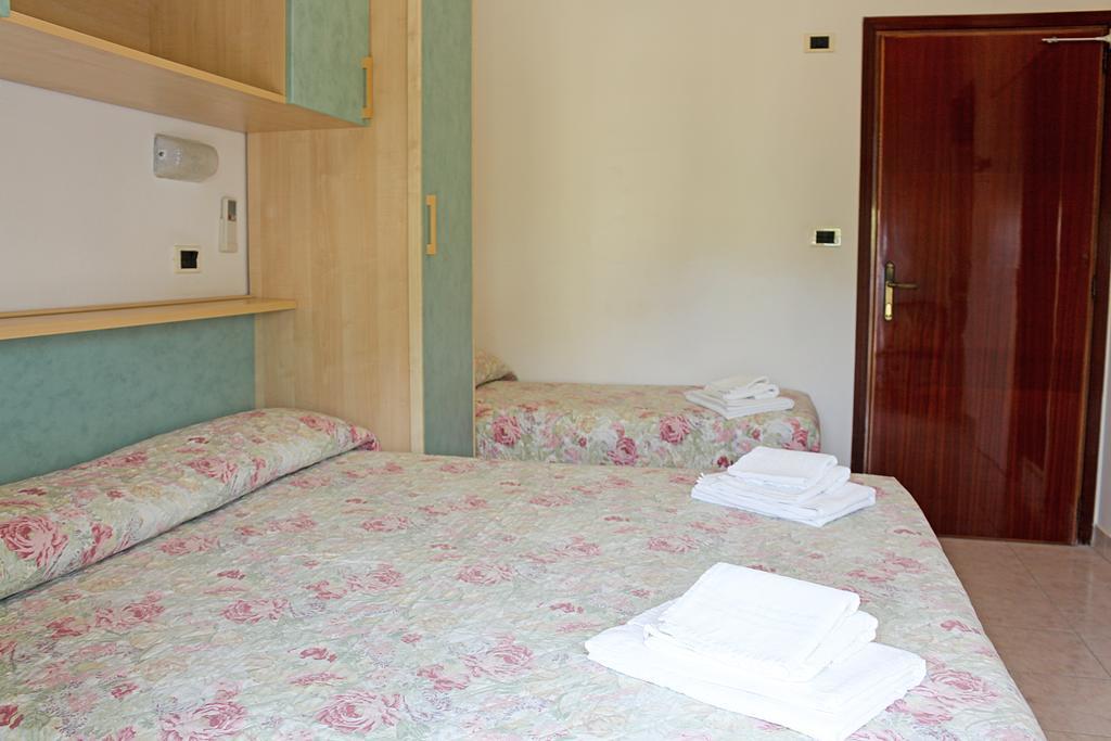 Hotel Buda Bellaria-Igea Marina Habitación foto