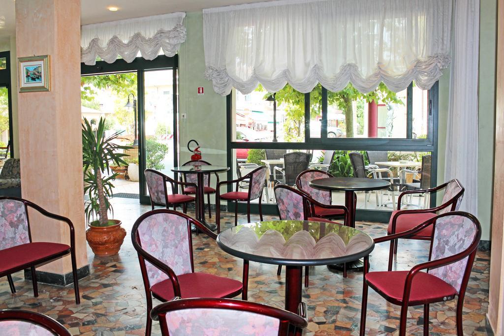 Hotel Buda Bellaria-Igea Marina Exterior foto