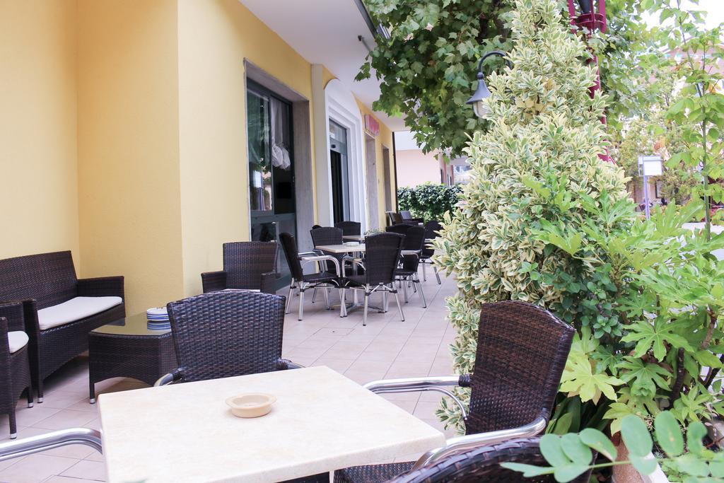 Hotel Buda Bellaria-Igea Marina Exterior foto