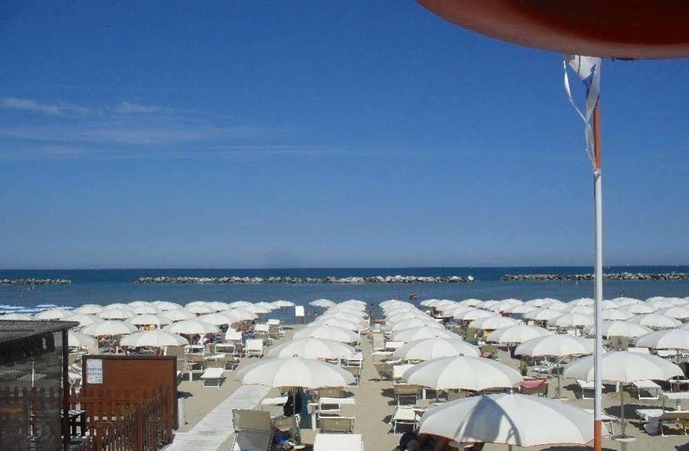 Hotel Buda Bellaria-Igea Marina Exterior foto